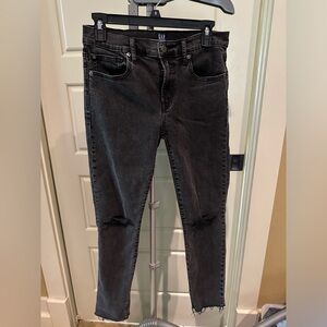 3/$30 Gap True Skinny Jean Black size 28. Ripped in both knees. EUCworn 3 times)